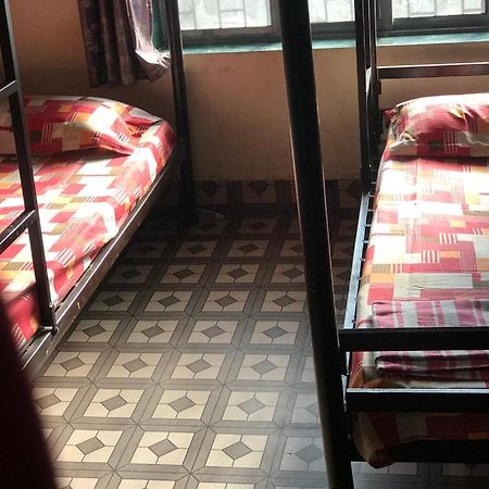 Care Dormitory Bombay Esterno foto