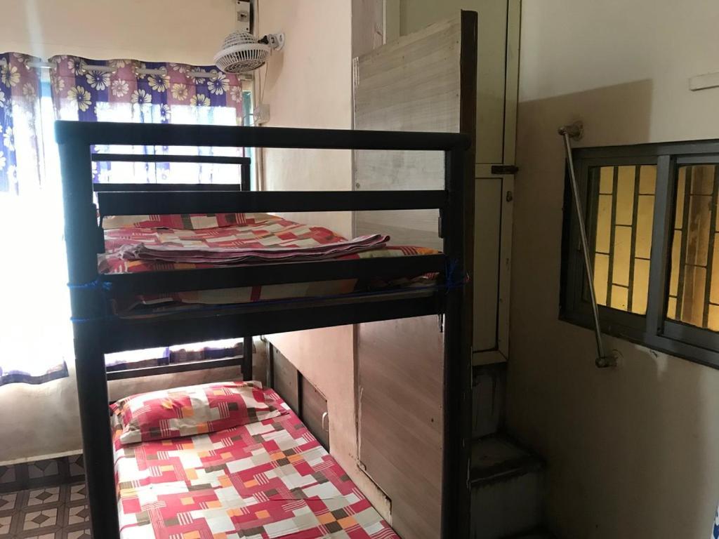 Care Dormitory Bombay Esterno foto